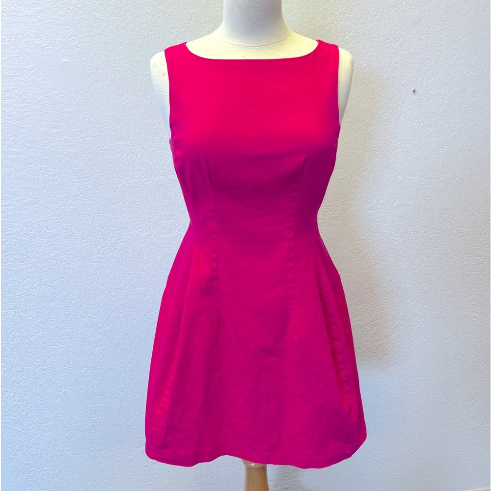 Montreau size M fuchsia dress with black zipper round neck